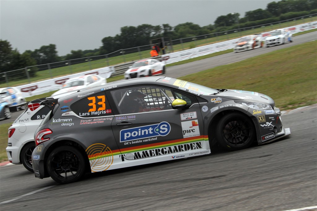 Lars Højris har haft en turbulent sæson i hans tilbagevenden til dansk motorsport, men når tingene fungerer, så er han en hurtig herre.
(Foto: Keld Dohm)